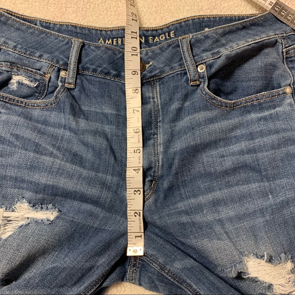 American Eagle Distressed Tom Girl Jeans Relaxed Cropped - Picture 10 of 11